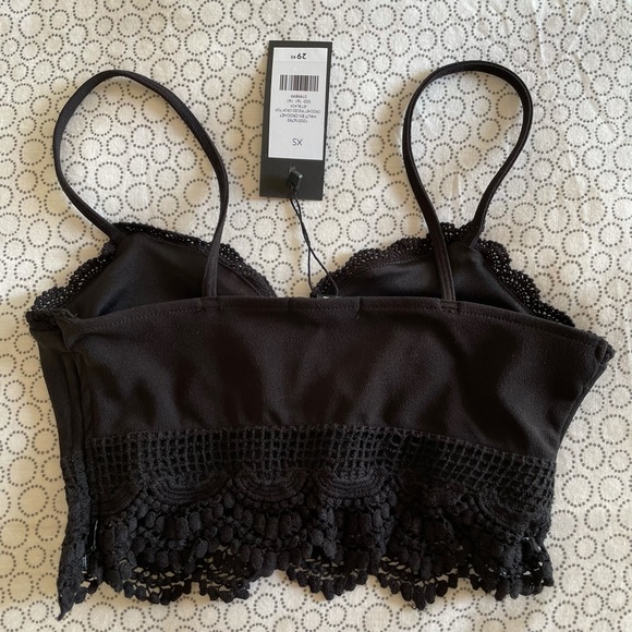 Dynamite crochet edge crop tank - Picture 2 of 2